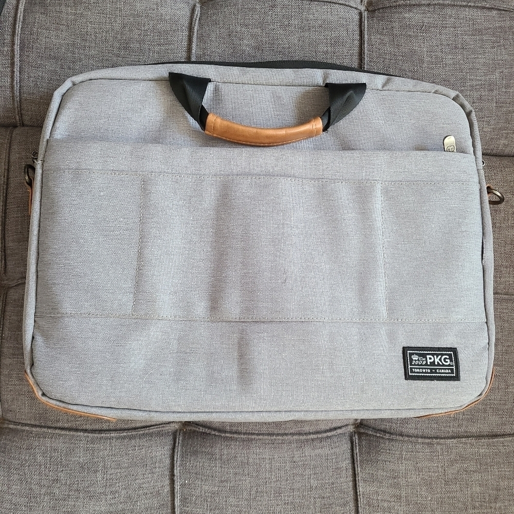 PKG International Spadina 10L Charcoal Messenger Bag